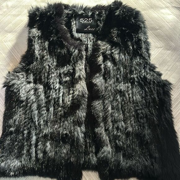 525 America Women’s Luxe Black Dyed Rabbit Fur Vest - Picture 1 of 7
